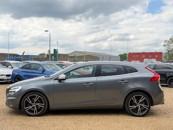 Used Volvo V40 2017 for sale - 78594549: Photo