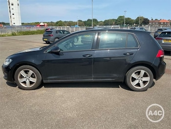 Used Volkswagen Golf 2017 for sale - 78755854: Photo