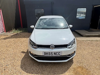 Used Volkswagen Polo 2015 for sale - 78762024: Photo