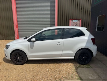Used Volkswagen Polo 2015 for sale - 78762024: Photo