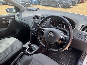Used Volkswagen Polo 2015 for sale - 78762024: Photo