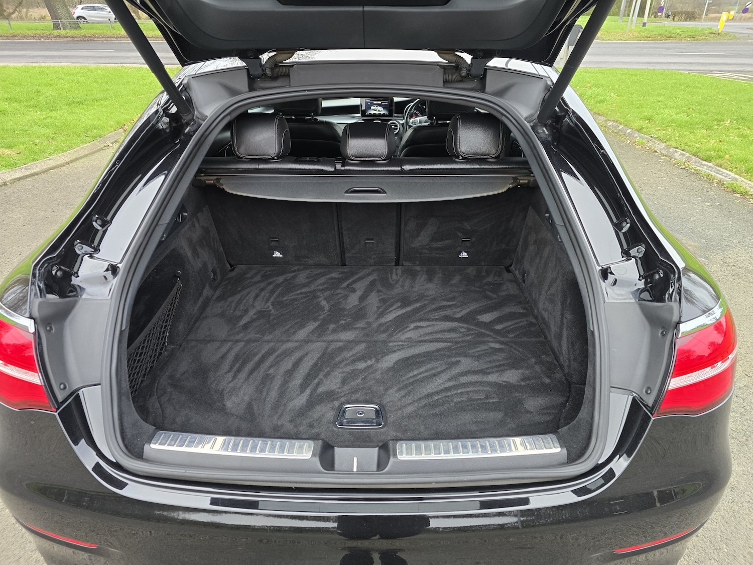 Used Mercedes-Benz GLC 2016 for sale - 76891770: Photo 11