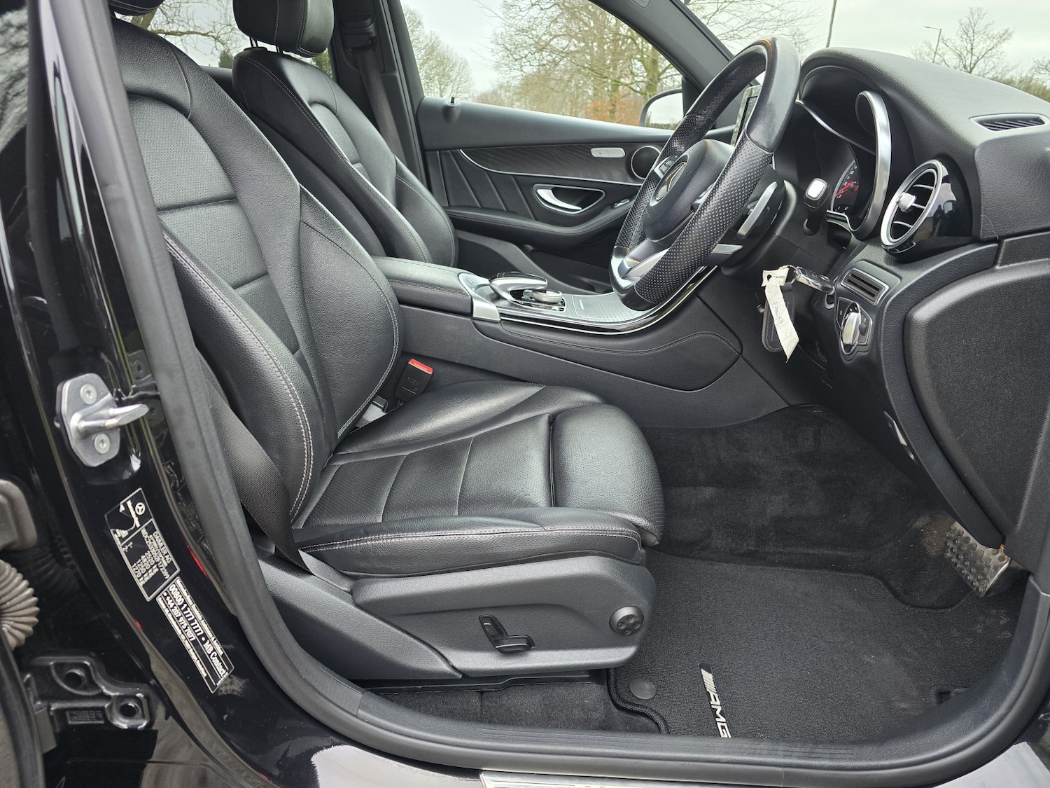 Used Mercedes-Benz GLC 2016 for sale - 76891770: Photo 32