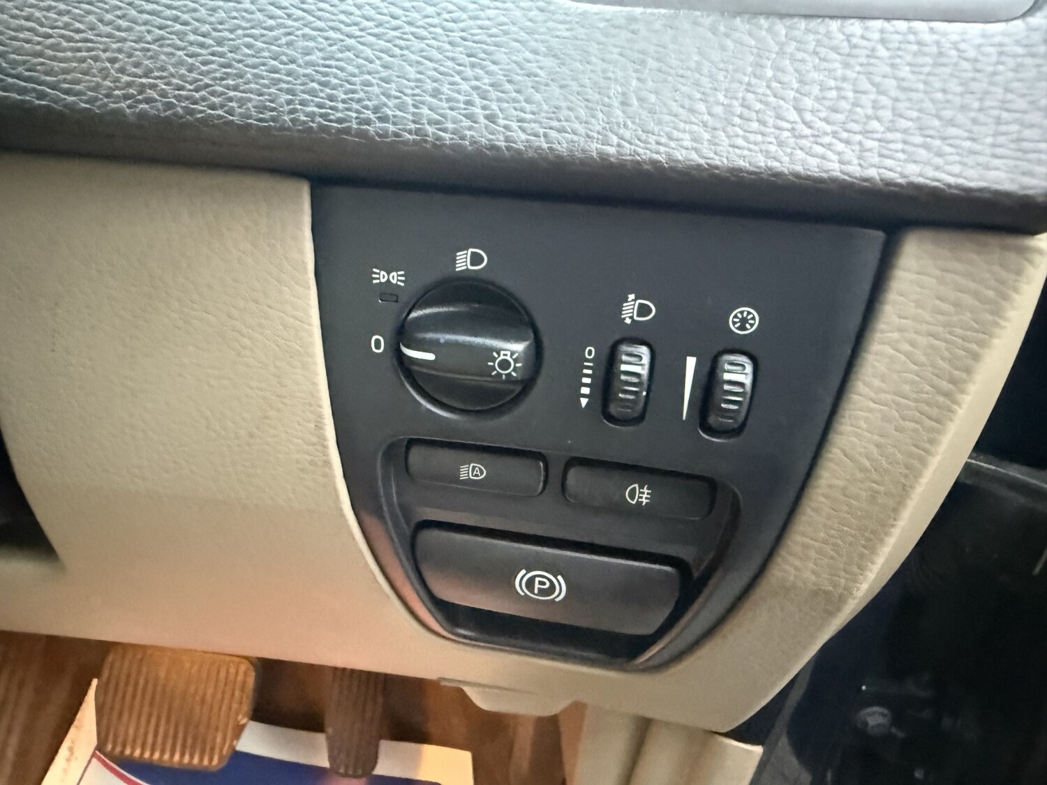 Used Volvo XC90 2012 for sale - 78004510: Photo 28