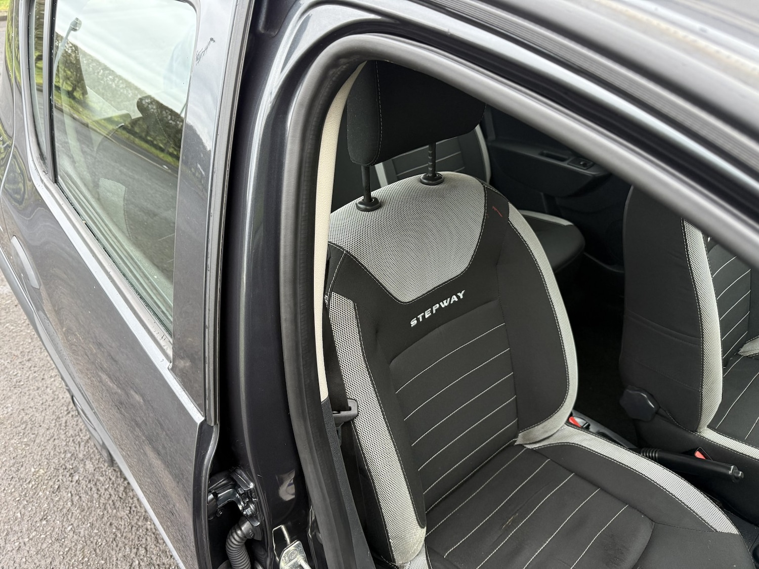 Used Dacia Sandero Stepway 2018 for sale - 77303758: Photo 10