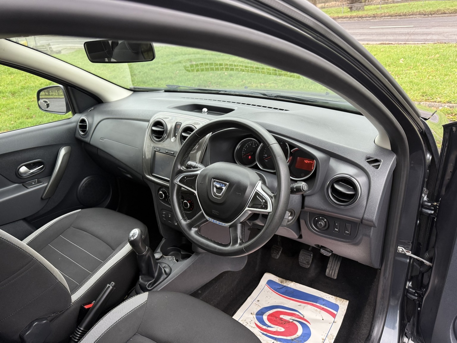 Used Dacia Sandero Stepway 2018 for sale - 77303758: Photo 11