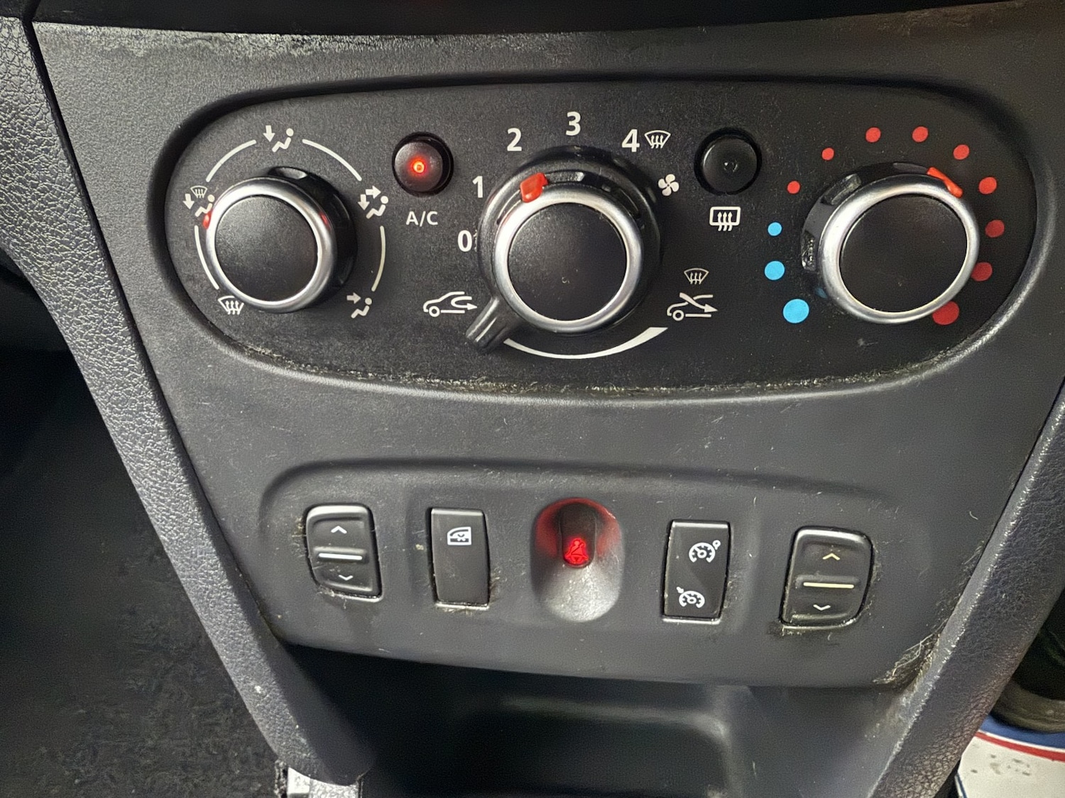 Used Dacia Sandero Stepway 2018 for sale - 77303758: Photo 36