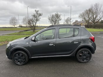 Used Dacia Sandero Stepway 2018 for sale - 77303758: Photo
