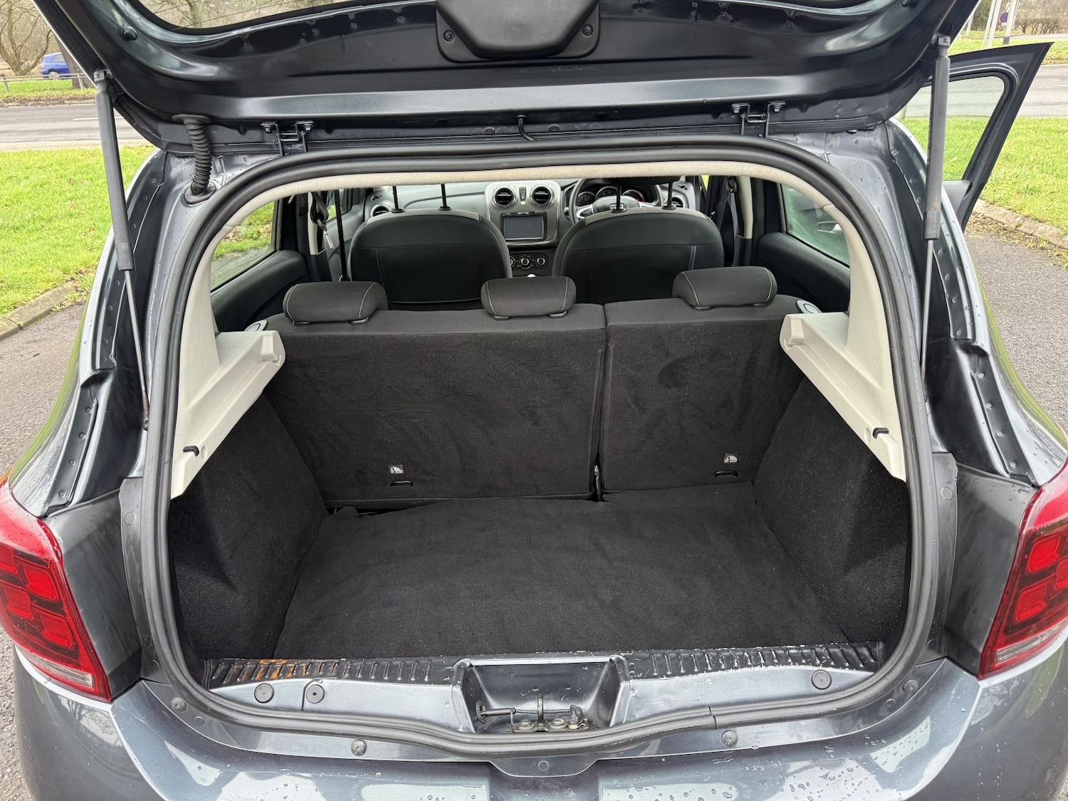 Used Dacia Sandero Stepway 2018 for sale - 77303758: Photo 8