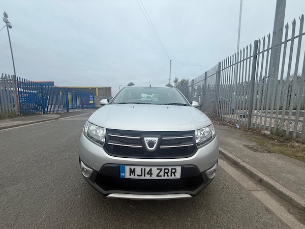 Used Dacia Sandero Stepway 2014 for sale - 76227228: Photo 2