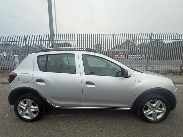 Used Dacia Sandero Stepway 2014 for sale - 76227228: Photo 6