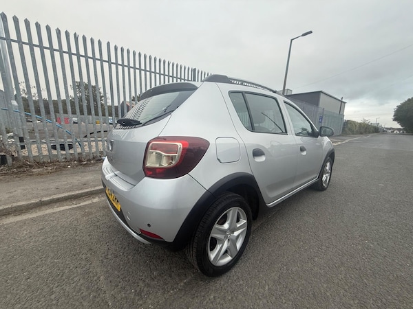 Used Dacia Sandero Stepway 2014 for sale - 76227228: Photo 7