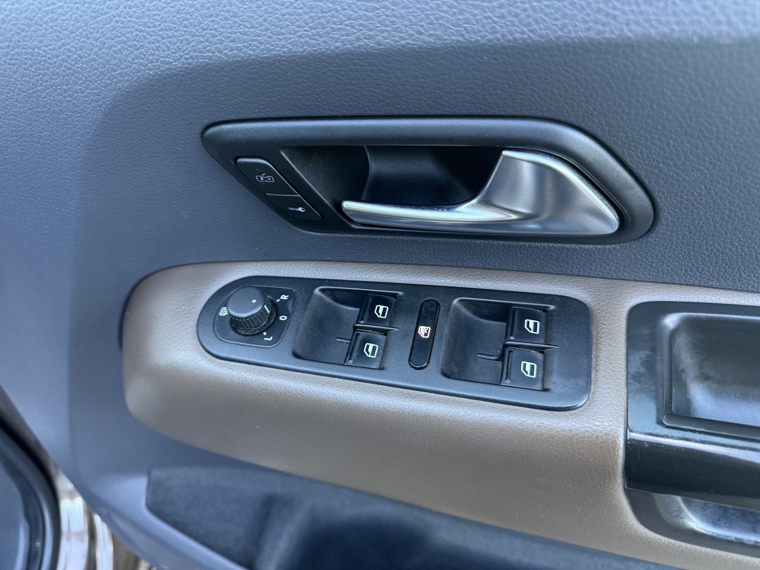 Used Volkswagen Amarok 2012 for sale - 76439875: Photo 26