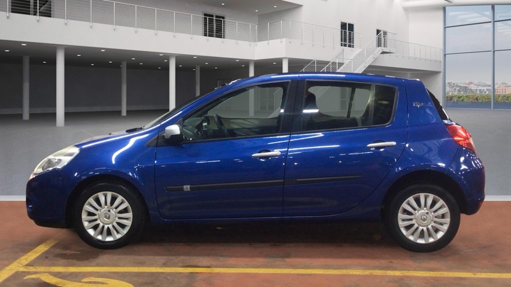 Used Renault Clio 2010 for sale - 76777243: Photo 6
