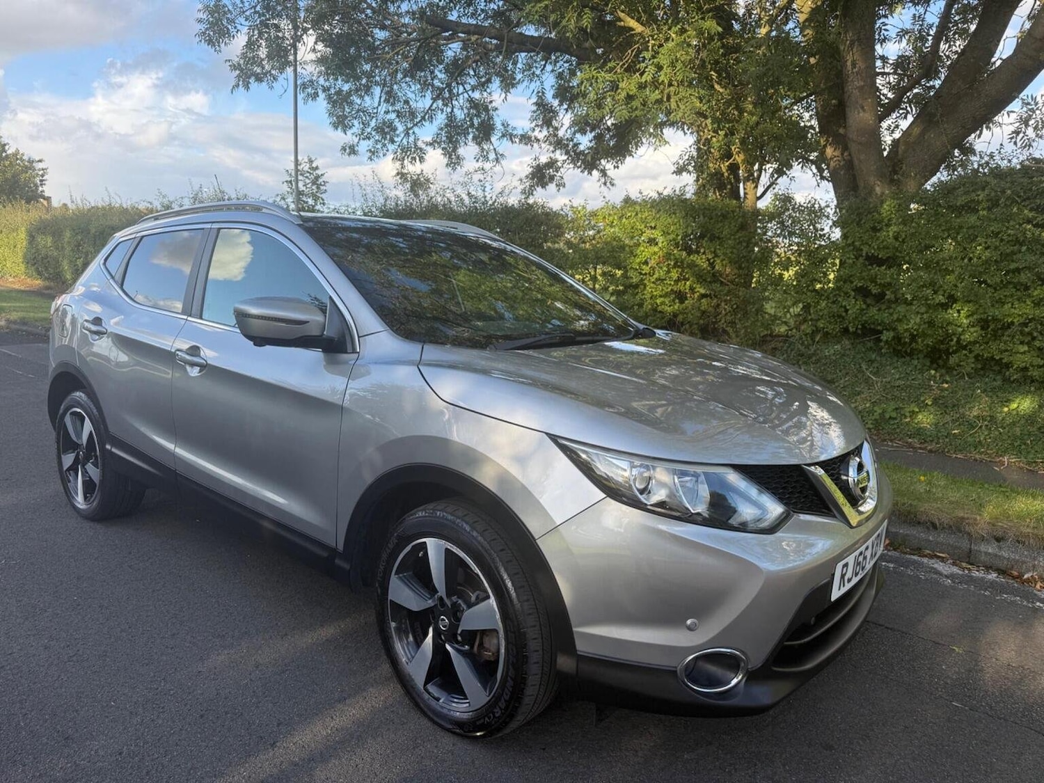 Used Nissan Qashqai 2017 for sale - 76352254: Photo 2
