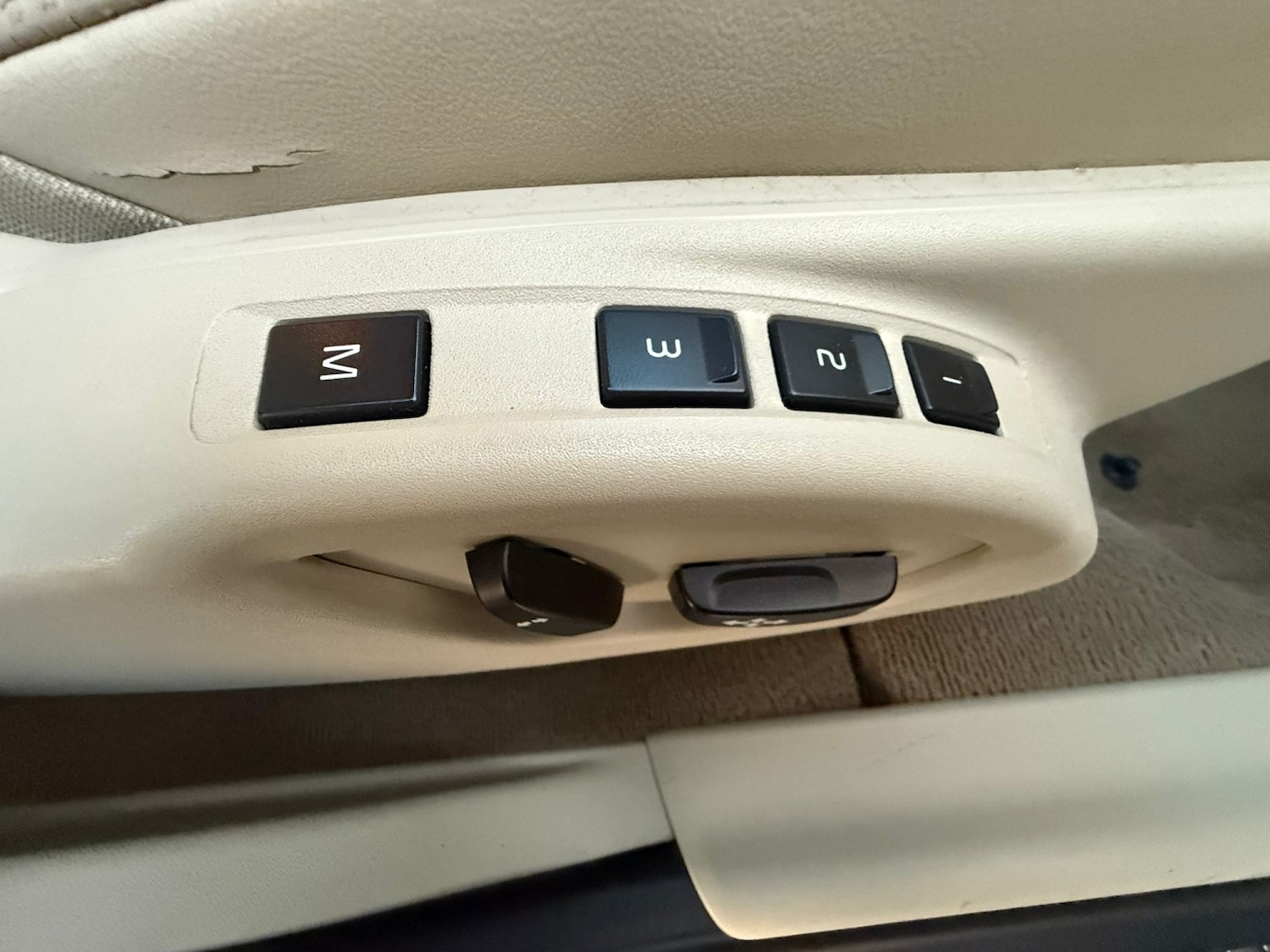 Used Volvo XC60 2013 for sale - 76352253: Photo 28