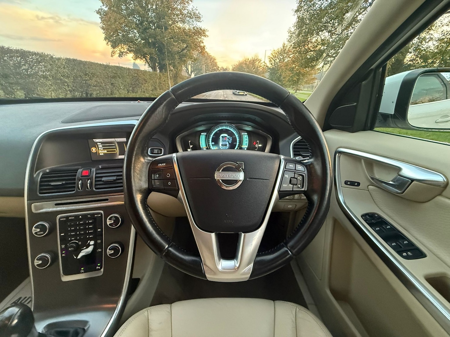 Used Volvo XC60 2013 for sale - 76352253: Photo 46