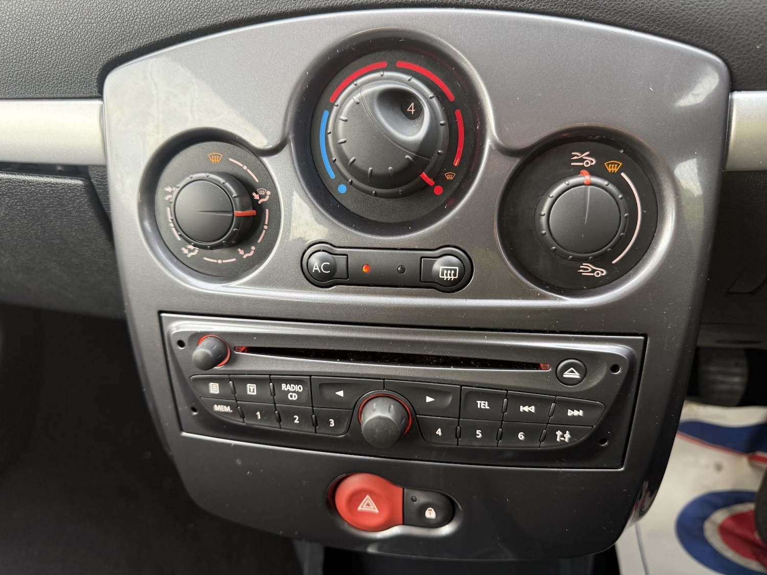 Used Renault Clio 2012 for sale - 77129470: Photo 11