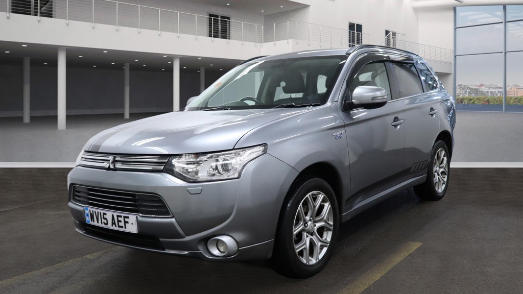 Used Mitsubishi Outlander 2015 for sale - 76837049: Photo 2
