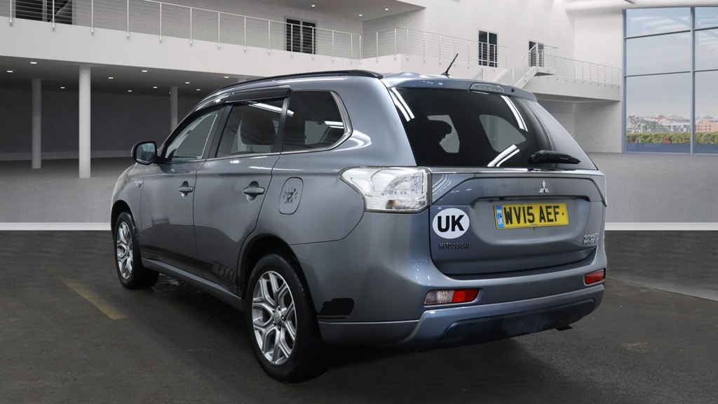 Used Mitsubishi Outlander 2015 for sale - 76837049: Photo 3