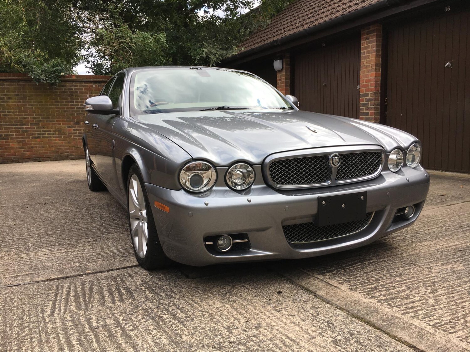 Classic Jaguar Xj Series Cars for Sale | CCFS