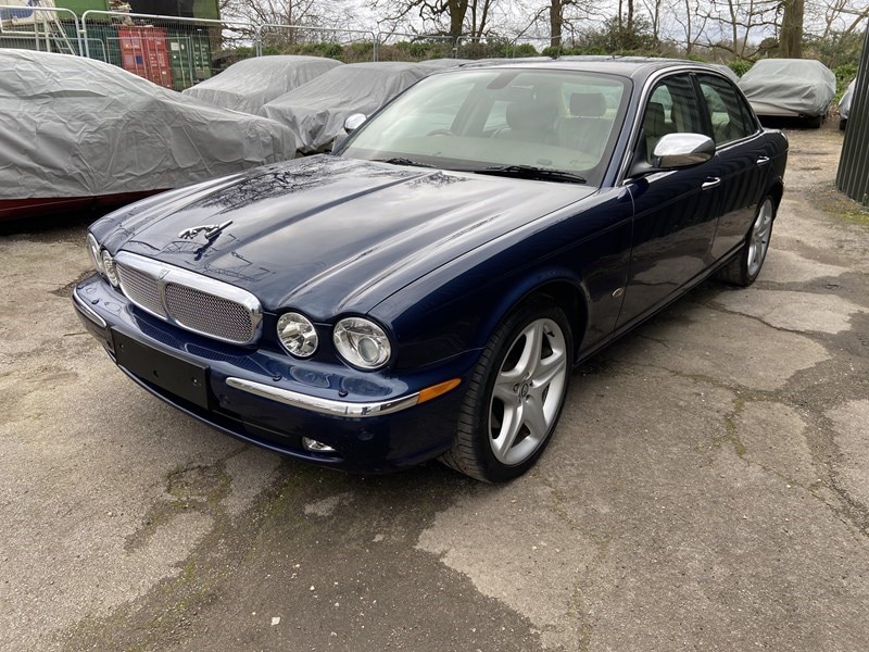 Jaguar xj executive