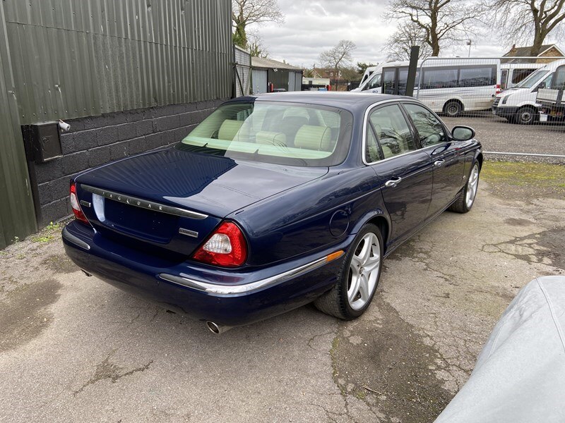 Jaguar xj executive