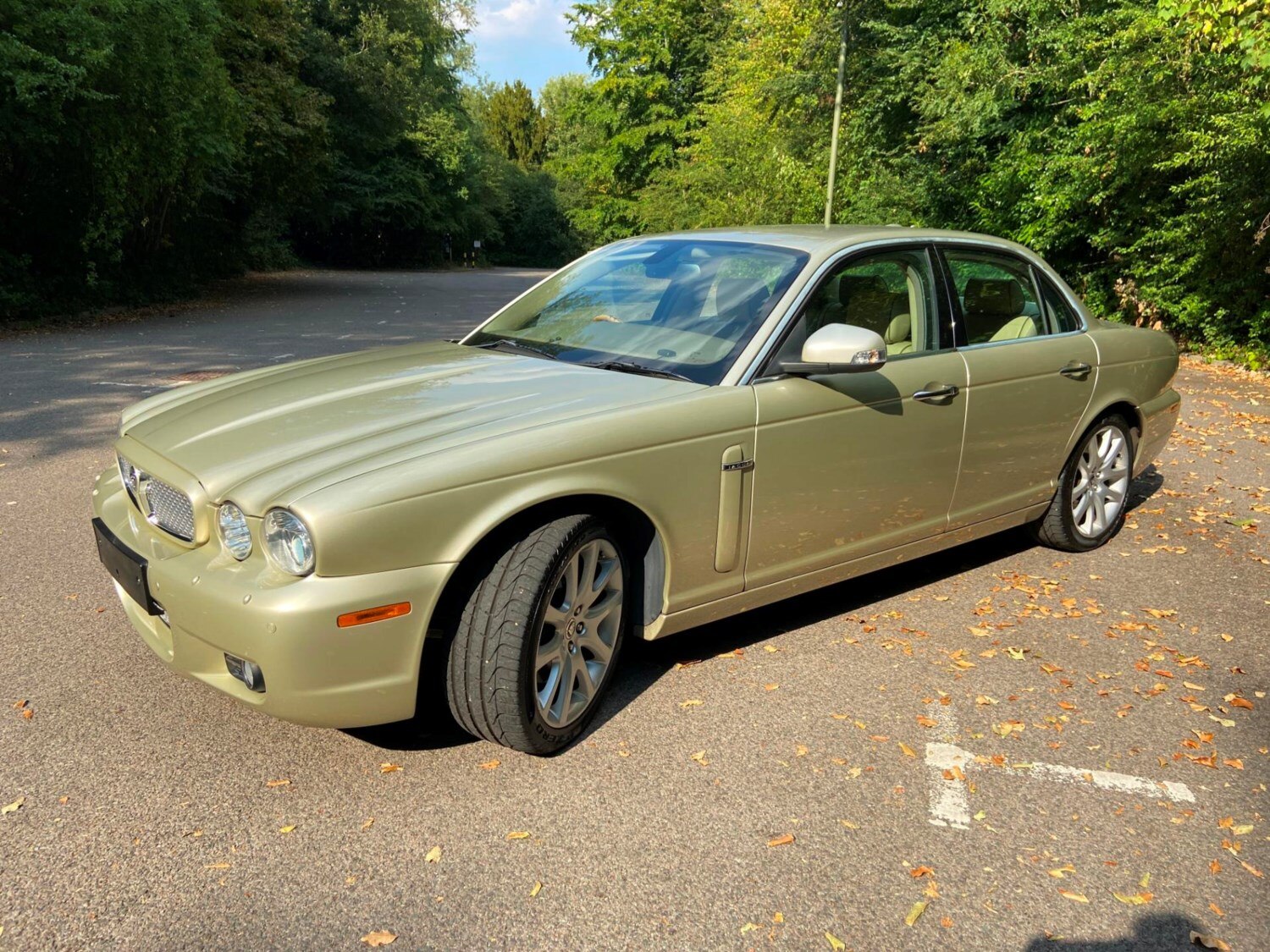 Classic Jaguar Xj Series Cars for Sale | CCFS