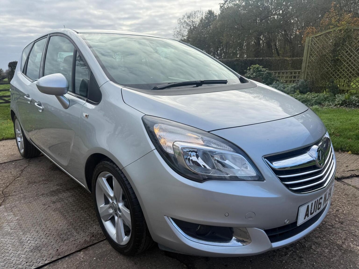 Used Vauxhall Meriva 2016 for sale - 76618607: Photo 1