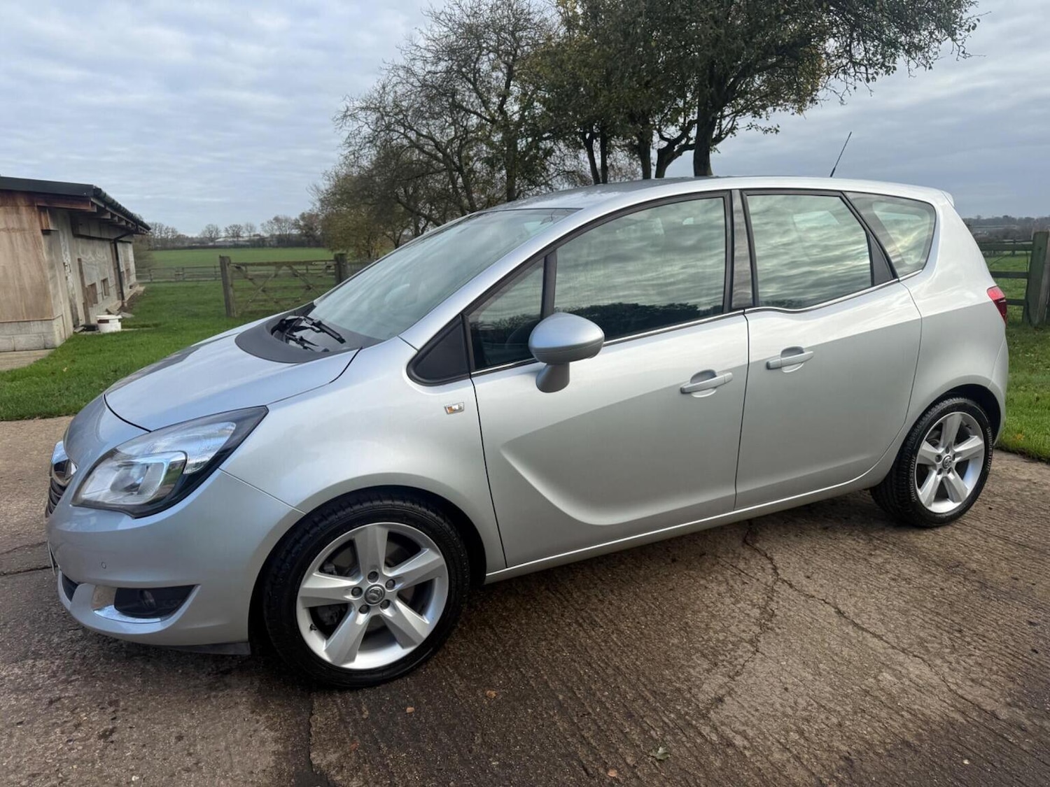 Used Vauxhall Meriva 2016 for sale - 76618607: Photo 11