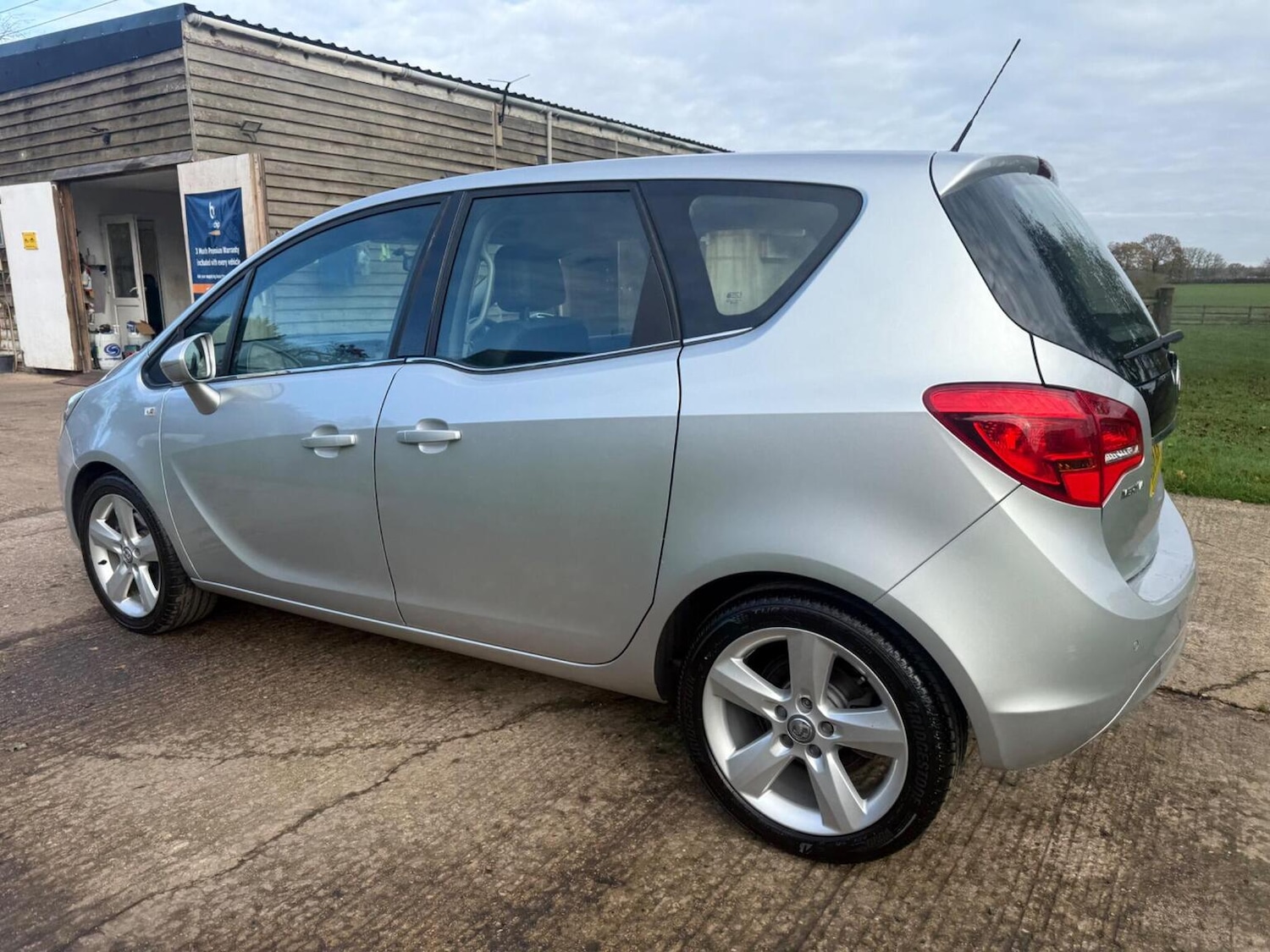 Used Vauxhall Meriva 2016 for sale - 76618607: Photo 12