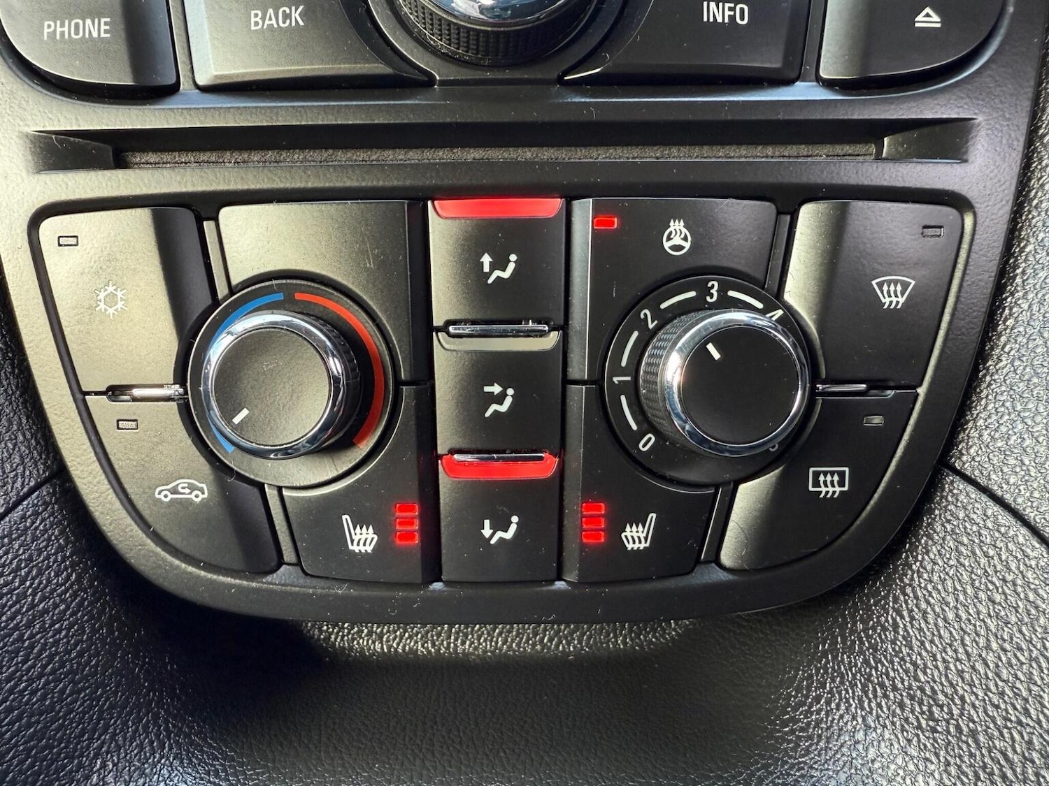 Used Vauxhall Meriva 2016 for sale - 76618607: Photo 35