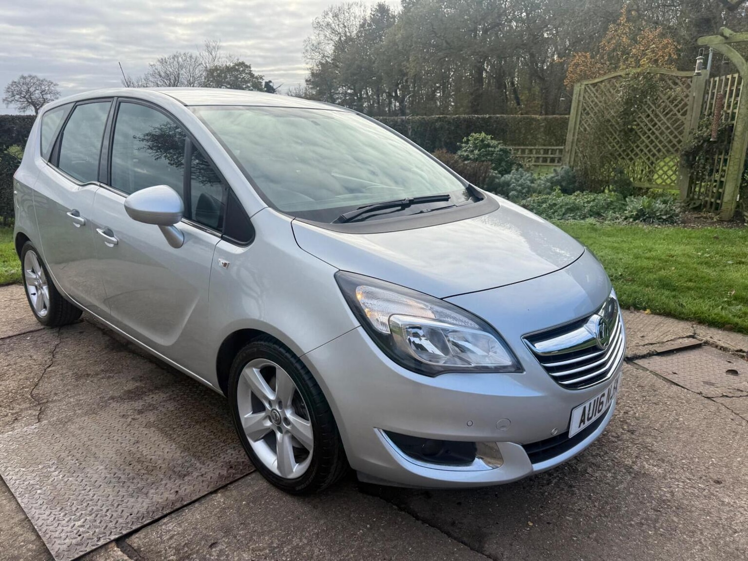 Used Vauxhall Meriva 2016 for sale - 76618607: Photo 7
