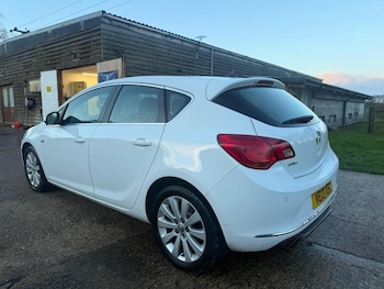 Used Vauxhall Astra 2013 for sale - 77578456: Photo