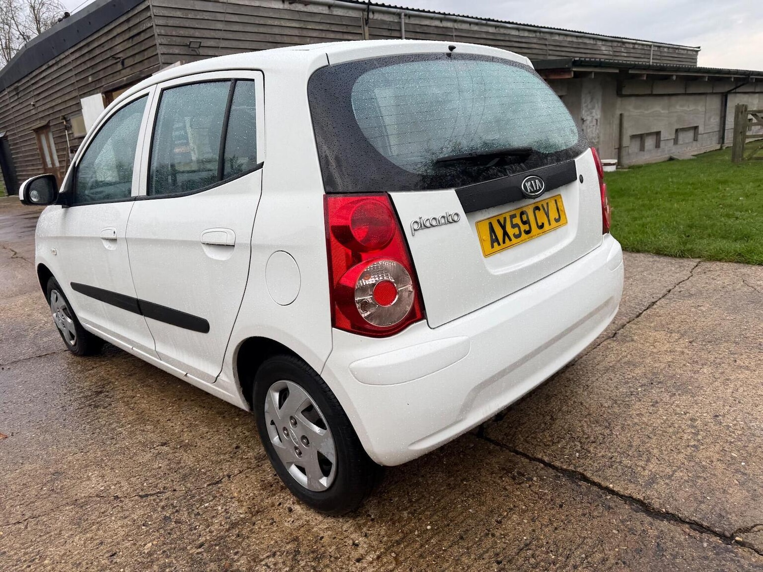 Used Kia Picanto 2010 for sale - 76974421: Photo 13