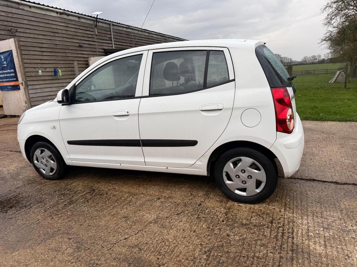 Used Kia Picanto 2010 for sale - 76974421: Photo 17
