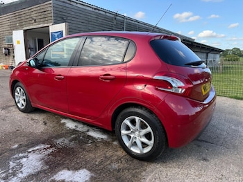 Used Peugeot 208 2015 for sale - 78520237: Photo
