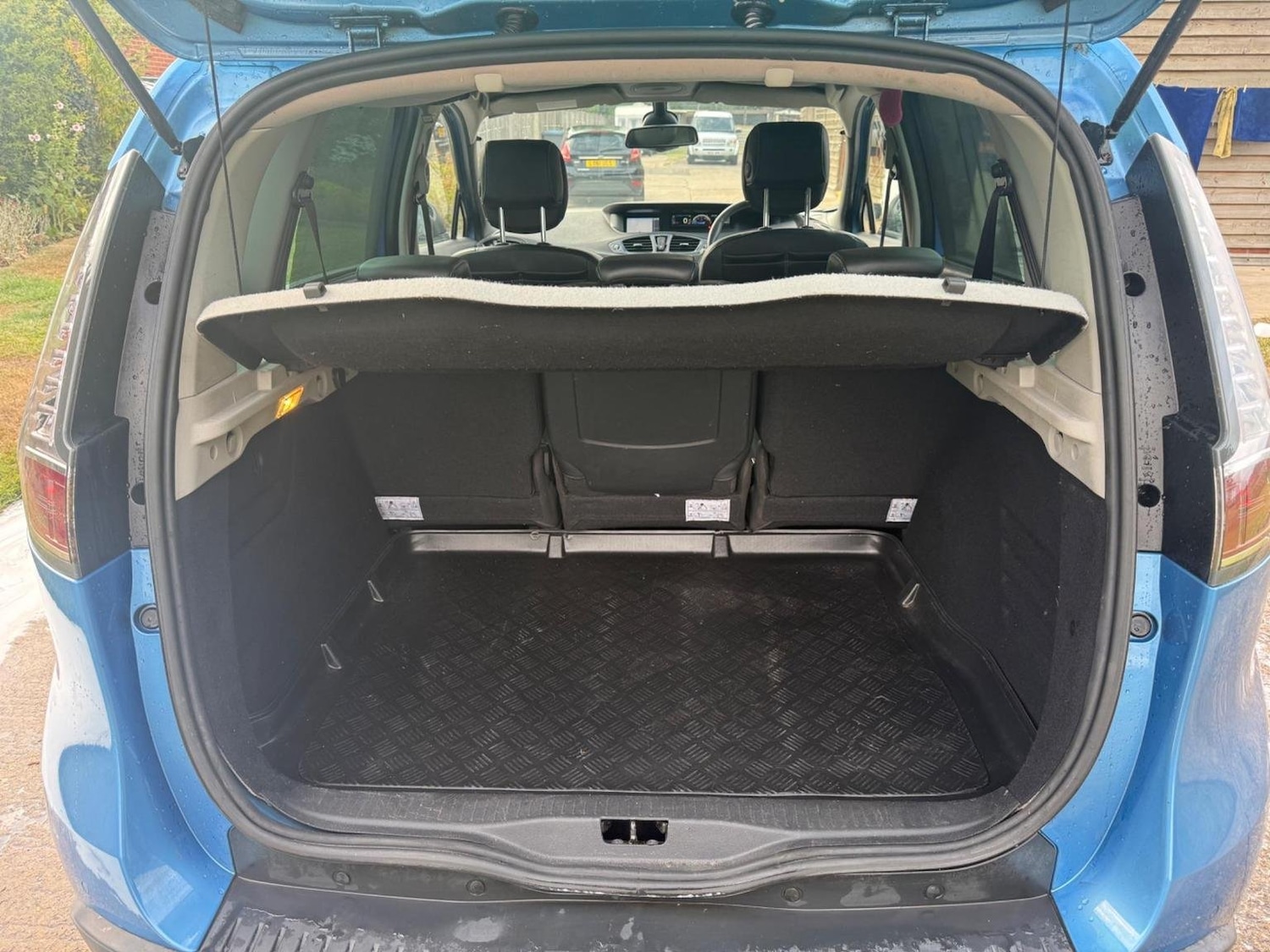 Vehicle 44