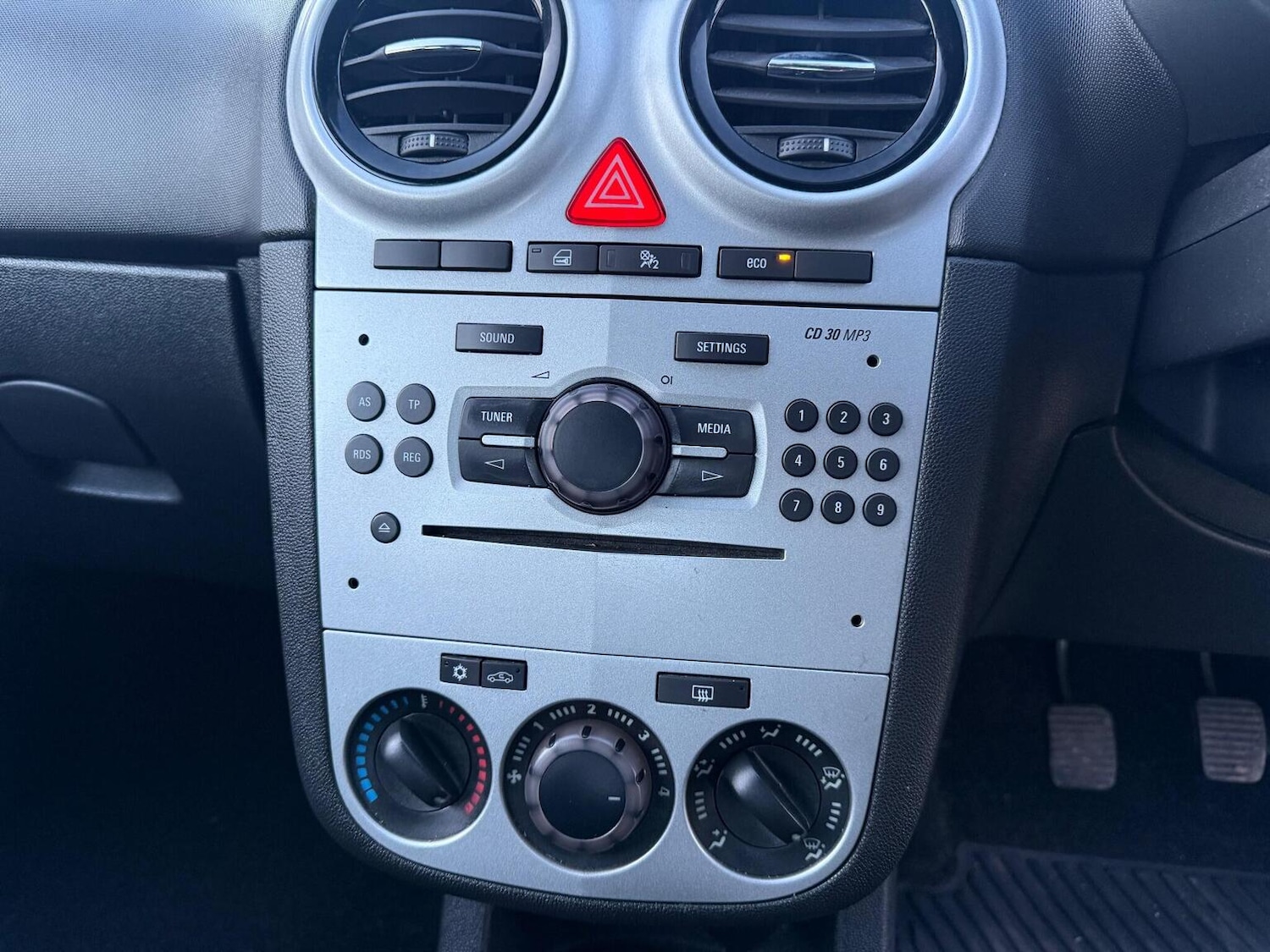 Used Vauxhall Corsa 2012 for sale - 77164760: Photo 41