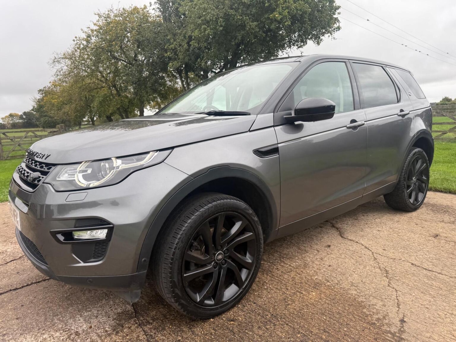 Used Land Rover Discovery Sport 2015 for sale - 76273336: Photo 10