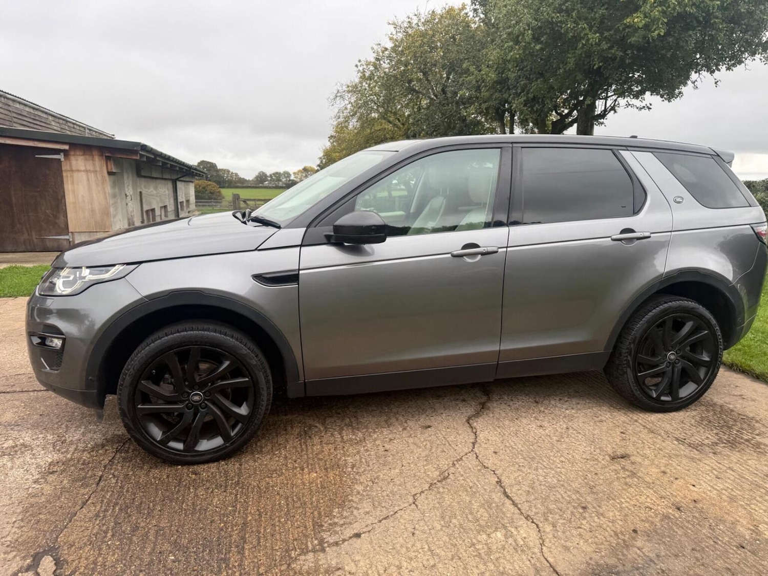 Used Land Rover Discovery Sport 2015 for sale - 76273336: Photo 15