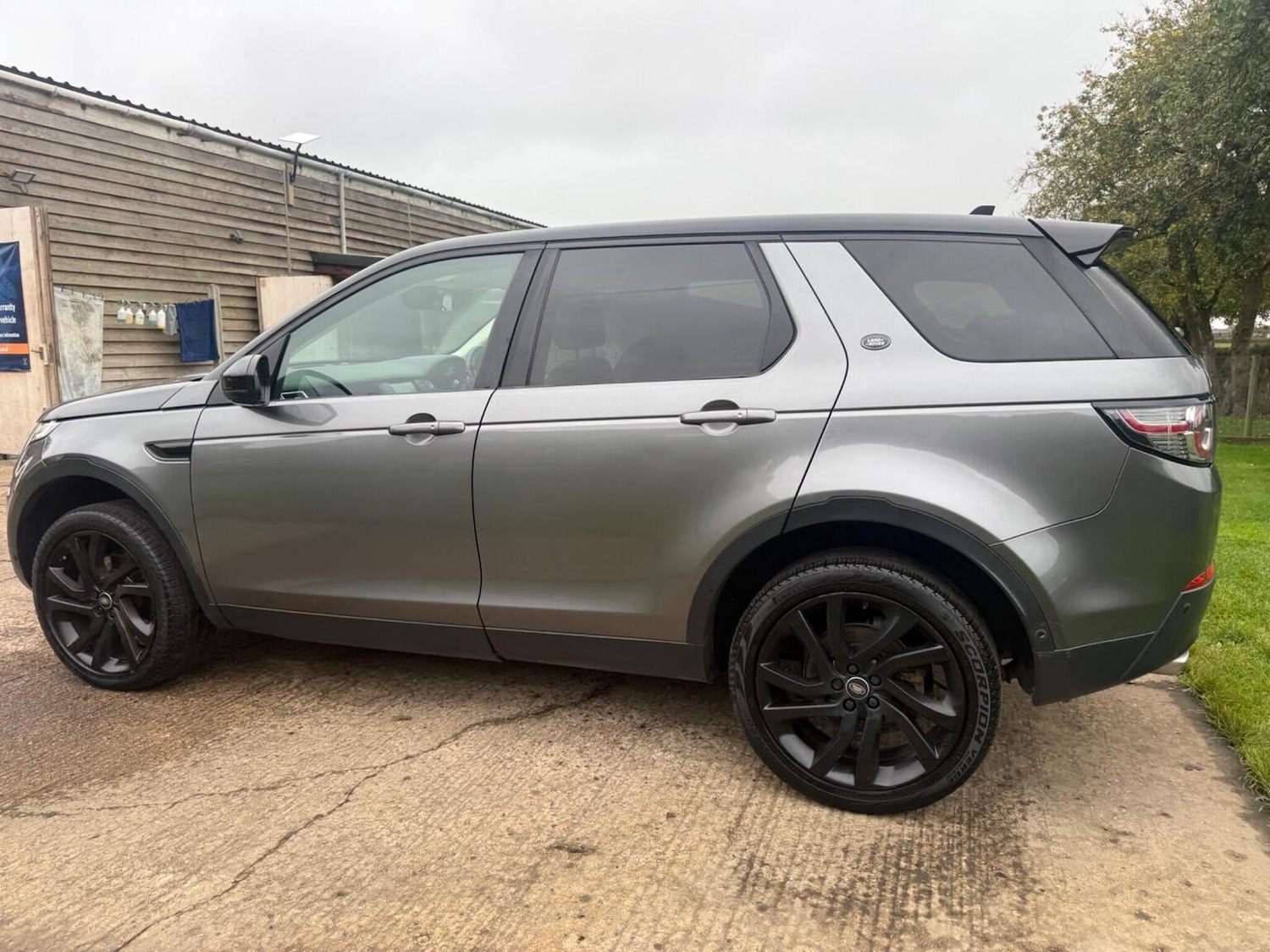 Used Land Rover Discovery Sport 2015 for sale - 76273336: Photo 16