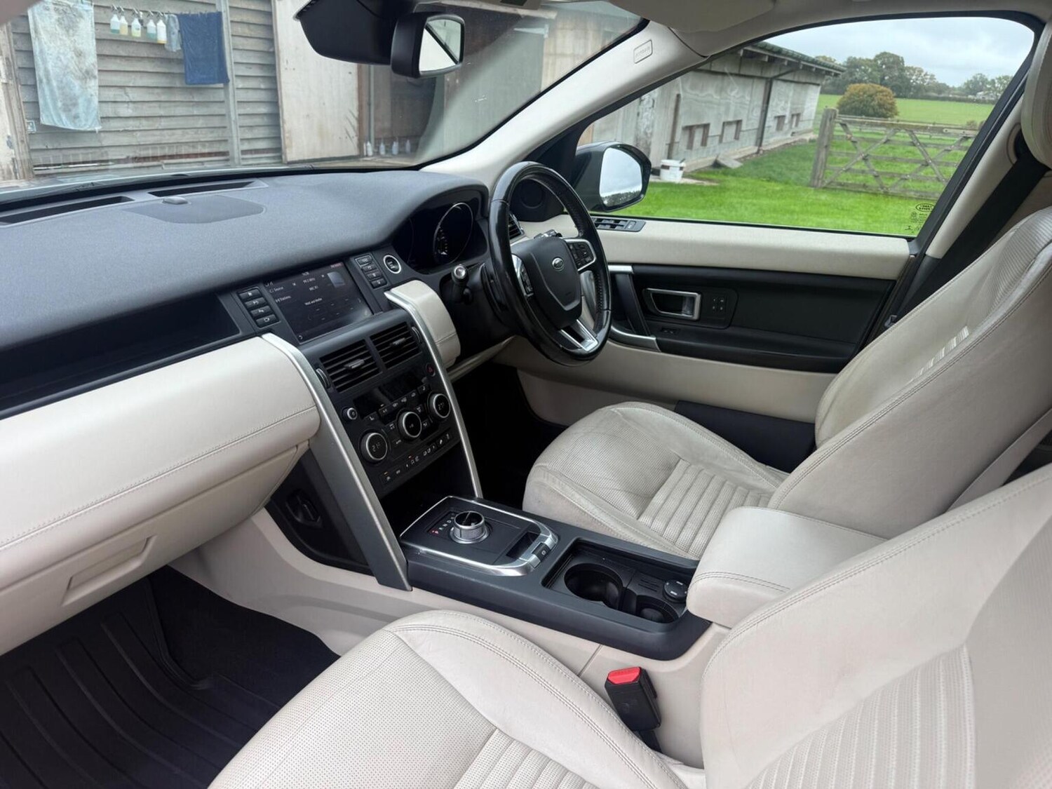 Used Land Rover Discovery Sport 2015 for sale - 76273336: Photo 31