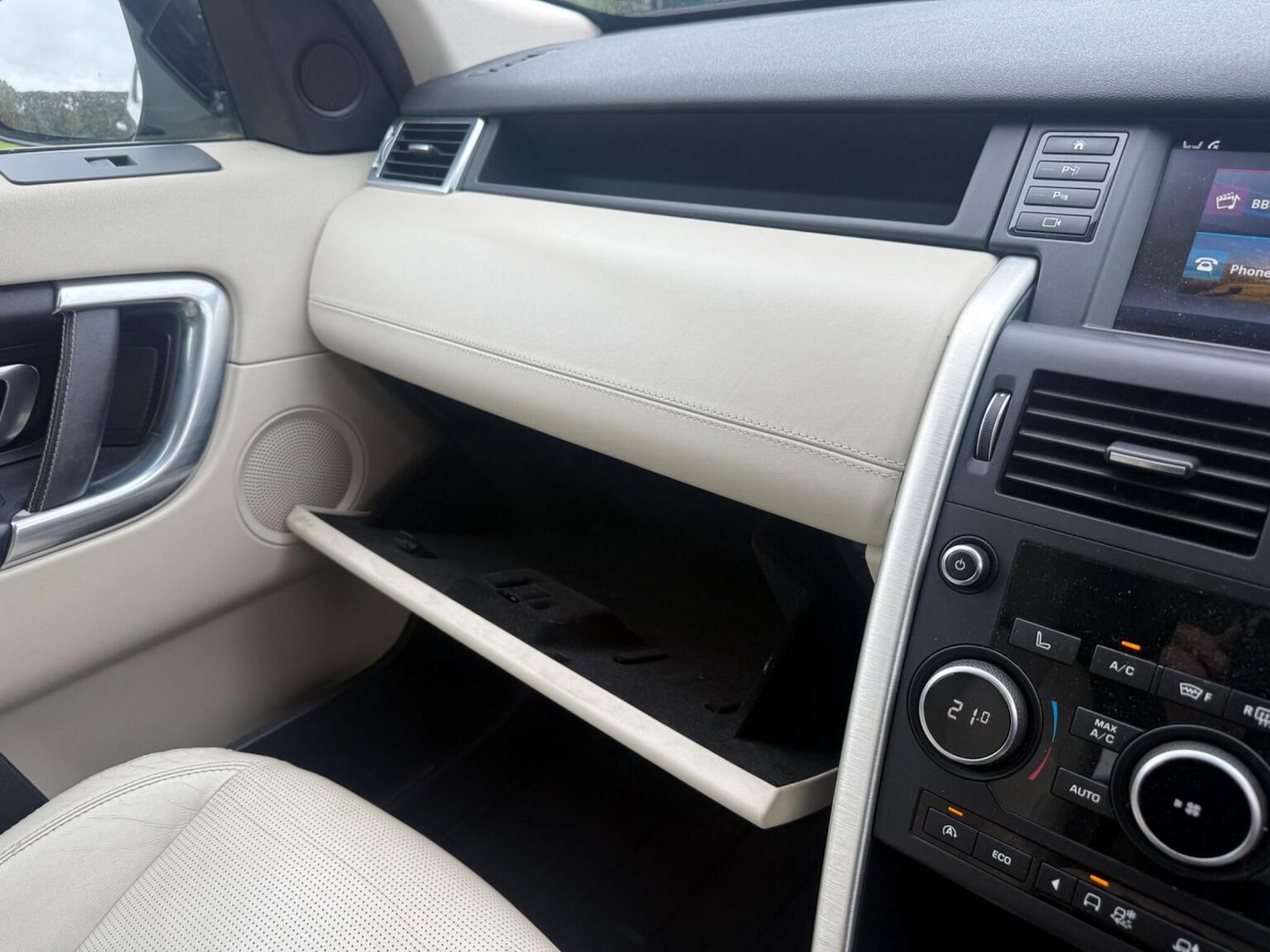 Used Land Rover Discovery Sport 2015 for sale - 76273336: Photo 35