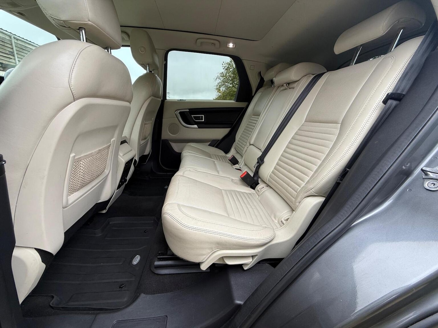 Used Land Rover Discovery Sport 2015 for sale - 76273336: Photo 42