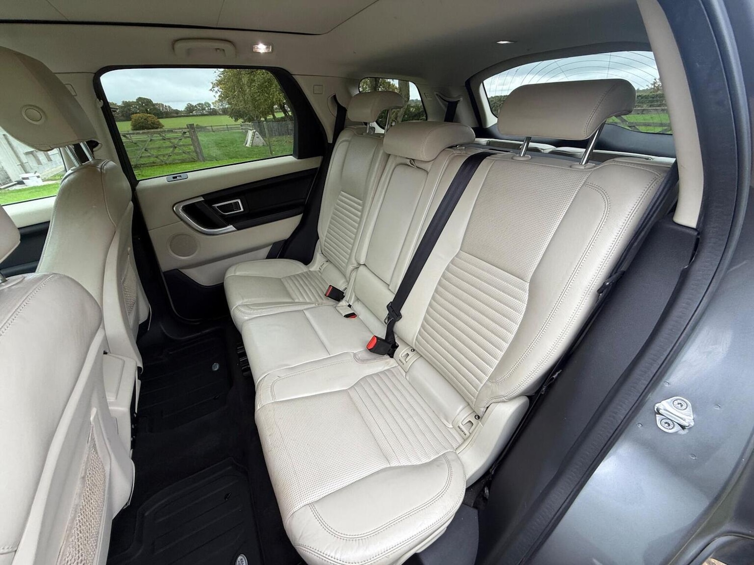 Used Land Rover Discovery Sport 2015 for sale - 76273336: Photo 43