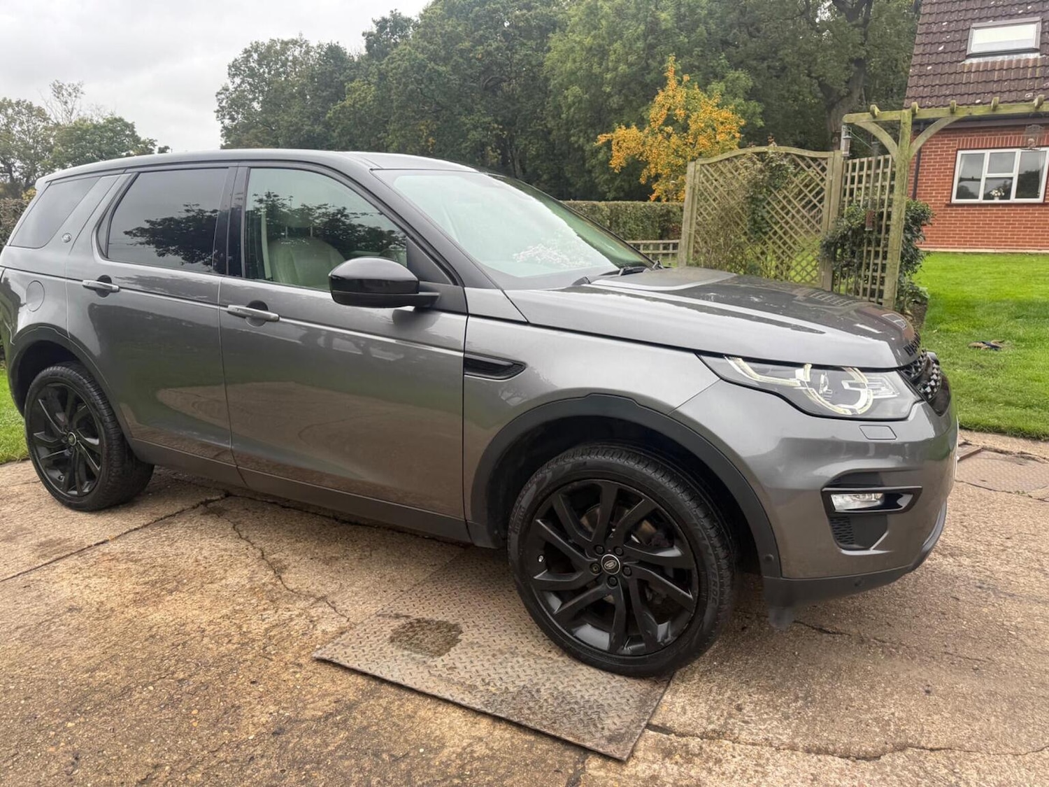 Used Land Rover Discovery Sport 2015 for sale - 76273336: Photo 6