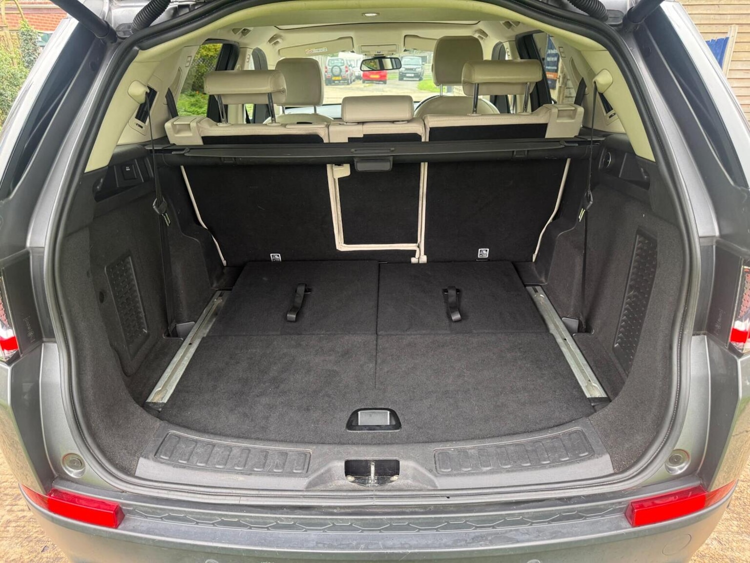 Used Land Rover Discovery Sport 2015 for sale - 76273336: Photo 65