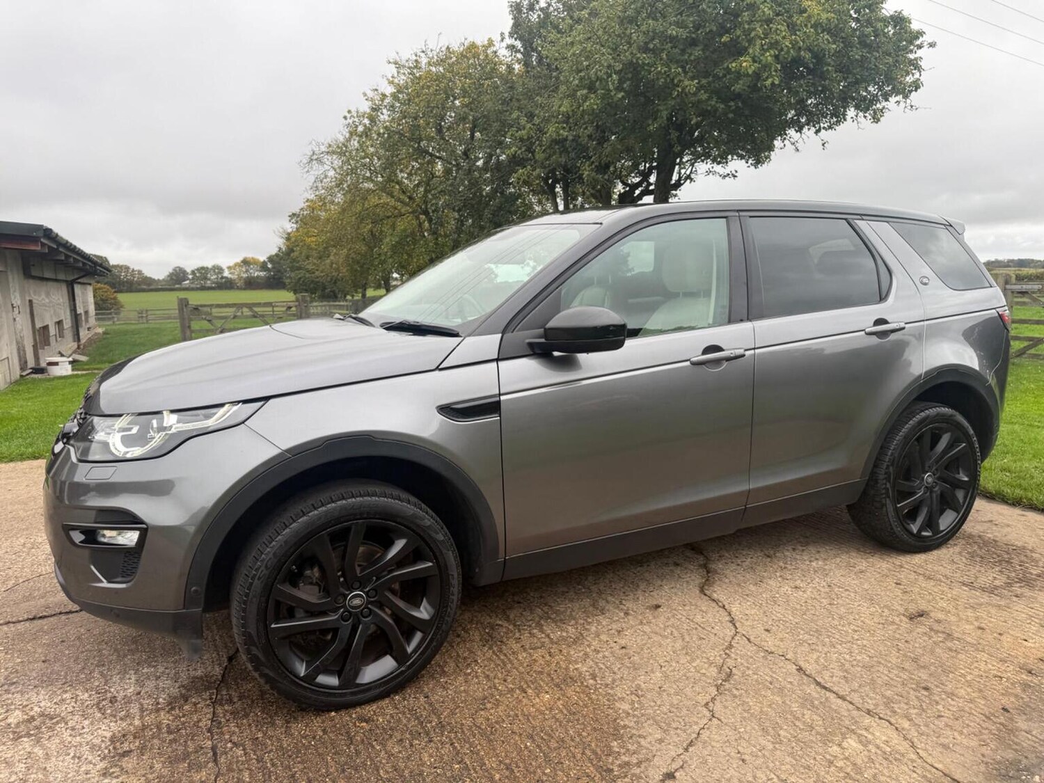 Used Land Rover Discovery Sport 2015 for sale - 76273336: Photo 77