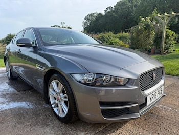 Used Jaguar XE 2018 for sale - 78914676: Photo